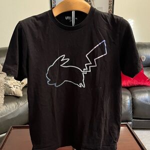 UT Black Pikachu Outline Tee M